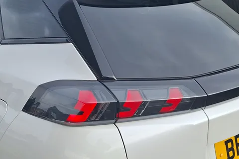 BF21WTL Peugeot 2008 1.2 PureTech 155 GT Premium 5dr EAT8 Thumbnail #23