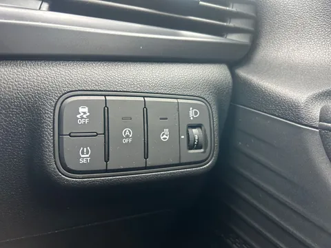 EA25YUJ Hyundai i20 1.0T GDi Premium 5dr DCT Thumbnail #34