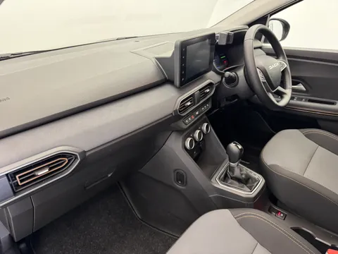 DP25NTG Dacia Jogger 1.6 HEV Extreme 5dr Auto Thumbnail #15