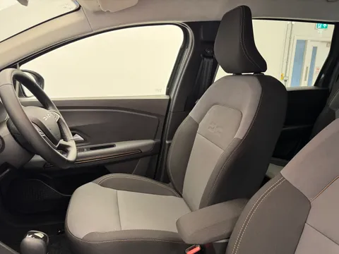 DP25NTG Dacia Jogger 1.6 HEV Extreme 5dr Auto Thumbnail #16