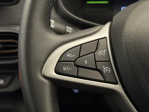 DP25NTG Dacia Jogger 1.6 HEV Extreme 5dr Auto Thumbnail #21