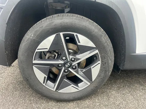 DY74RPX Hyundai Tucson 1.6T Hybrid Premium 5dr Auto Thumbnail #18