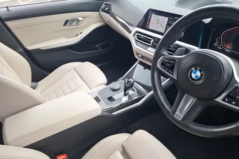 MJ70OMU BMW 3 Series 320d MHT M Sport 4dr Step Auto Thumbnail #13