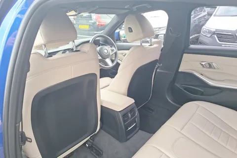 MJ70OMU BMW 3 Series 320d MHT M Sport 4dr Step Auto Thumbnail #29