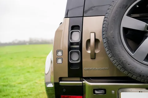 PF70KHR Land Rover Defender 3.0 P400 X 110 5dr Auto [7 Seat] Thumbnail #14