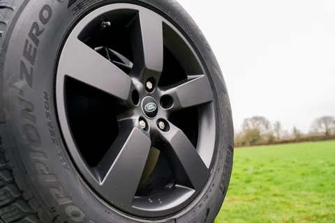 PF70KHR Land Rover Defender 3.0 P400 X 110 5dr Auto [7 Seat] Thumbnail #17