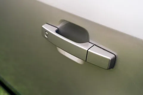 PF70KHR Land Rover Defender 3.0 P400 X 110 5dr Auto [7 Seat] Thumbnail #18