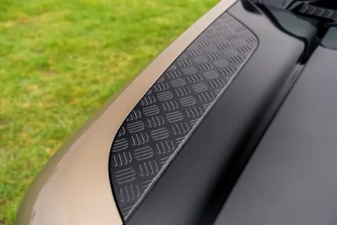 PF70KHR Land Rover Defender 3.0 P400 X 110 5dr Auto [7 Seat] Thumbnail #24