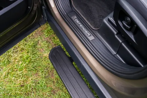 PF70KHR Land Rover Defender 3.0 P400 X 110 5dr Auto [7 Seat] Thumbnail #39