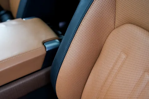 PF70KHR Land Rover Defender 3.0 P400 X 110 5dr Auto [7 Seat] Thumbnail #53