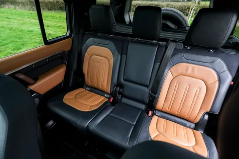 PF70KHR Land Rover Defender 3.0 P400 X 110 5dr Auto [7 Seat] Thumbnail #49