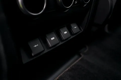 PF70KHR Land Rover Defender 3.0 P400 X 110 5dr Auto [7 Seat] Thumbnail #54