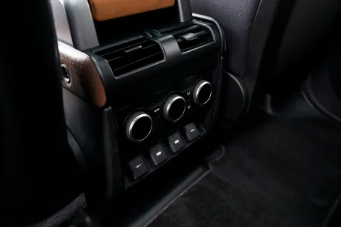 PF70KHR Land Rover Defender 3.0 P400 X 110 5dr Auto [7 Seat] Thumbnail #55