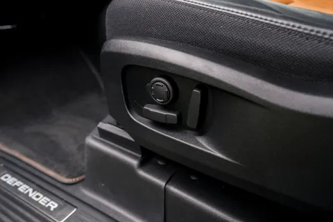 PF70KHR Land Rover Defender 3.0 P400 X 110 5dr Auto [7 Seat] Thumbnail #59