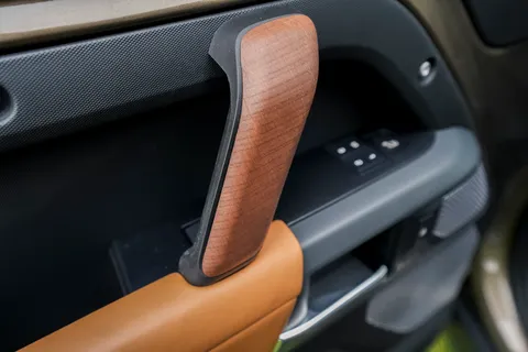 PF70KHR Land Rover Defender 3.0 P400 X 110 5dr Auto [7 Seat] Thumbnail #60