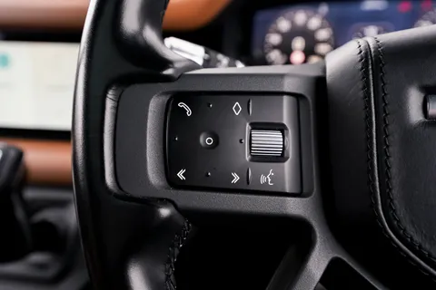 PF70KHR Land Rover Defender 3.0 P400 X 110 5dr Auto [7 Seat] Thumbnail #65