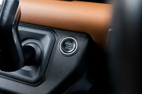 PF70KHR Land Rover Defender 3.0 P400 X 110 5dr Auto [7 Seat] Thumbnail #70