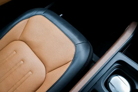 PF70KHR Land Rover Defender 3.0 P400 X 110 5dr Auto [7 Seat] Thumbnail #79