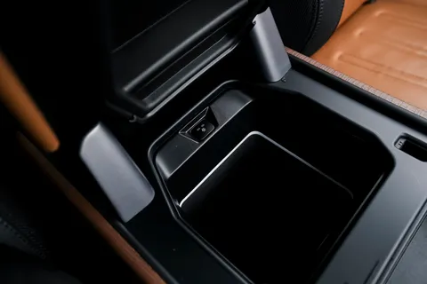 PF70KHR Land Rover Defender 3.0 P400 X 110 5dr Auto [7 Seat] Thumbnail #80