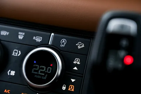 PF70KHR Land Rover Defender 3.0 P400 X 110 5dr Auto [7 Seat] Thumbnail #83