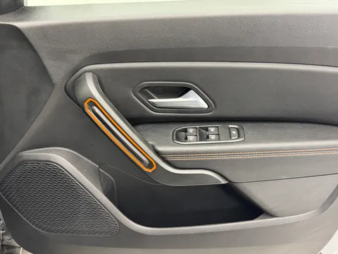 DU72YKF Dacia Duster 1.0 TCe 90 Extreme SE 5dr Thumbnail #18