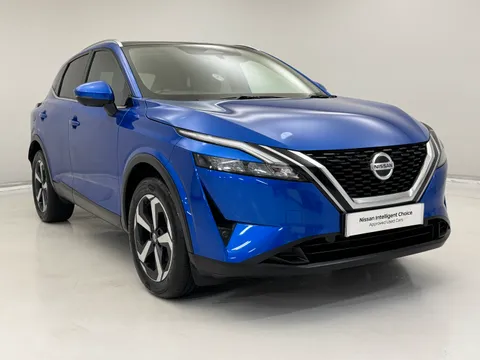 DX22YWA Nissan Qashqai 1.3 DiG-T MH 158 N-Connecta [Glass Rf] 5dr Xtronic Thumbnail #3