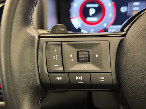 DX22YWA Nissan Qashqai 1.3 DiG-T MH 158 N-Connecta [Glass Rf] 5dr Xtronic Thumbnail #19