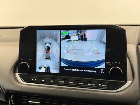 DX22YWA Nissan Qashqai 1.3 DiG-T MH 158 N-Connecta [Glass Rf] 5dr Xtronic Thumbnail #26