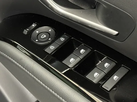 DX25XPE Hyundai Tucson 1.6T Hybrid Ultimate 5dr Auto Thumbnail #18