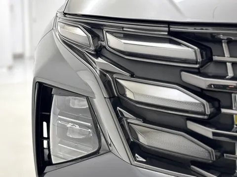 DX25XPE Hyundai Tucson 1.6T Hybrid Ultimate 5dr Auto Thumbnail #36