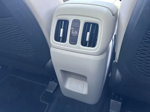 DV75AZA Hyundai Tucson 1.6T Hybrid Ultimate 5dr Auto Thumbnail #19