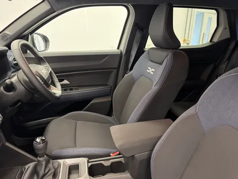 DS75XTR Dacia Duster 1.2 TCe 130 Journey 5dr Thumbnail #13