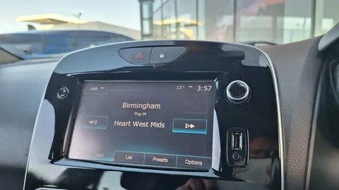 HV18NSY Renault Clio 0.9 TCE 90 Dynamique S Nav 5dr Thumbnail #11