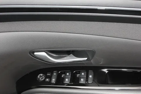 DE22EFM Hyundai Tucson 1.6 TGDi Hybrid 230 Ultimate 5dr 2WD Auto Thumbnail #18