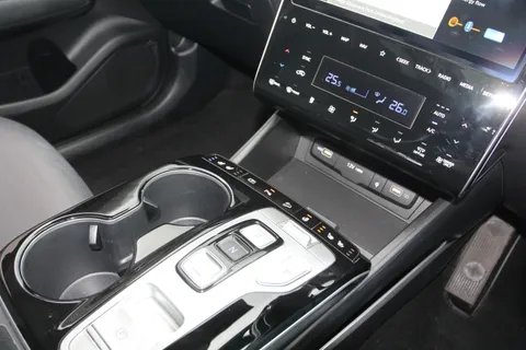 DE22EFM Hyundai Tucson 1.6 TGDi Hybrid 230 Ultimate 5dr 2WD Auto Thumbnail #29