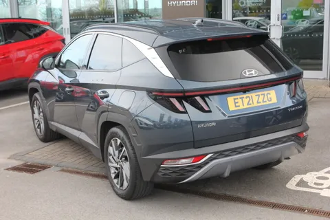 ET21ZZG Hyundai Tucson 1.6 TGDi Premium 5dr 2WD Thumbnail #4