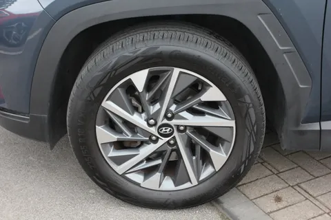 ET21ZZG Hyundai Tucson 1.6 TGDi Premium 5dr 2WD Thumbnail #8