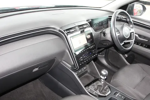 ET21ZZG Hyundai Tucson 1.6 TGDi Premium 5dr 2WD Thumbnail #13