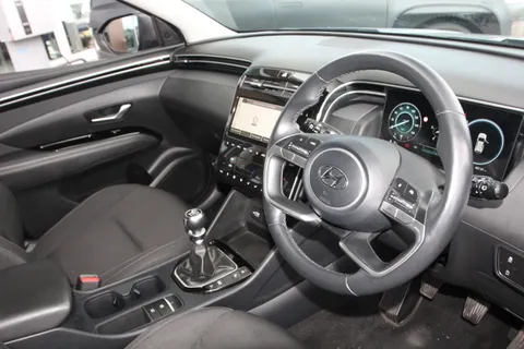 ET21ZZG Hyundai Tucson 1.6 TGDi Premium 5dr 2WD Thumbnail #20