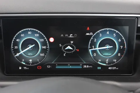 ET21ZZG Hyundai Tucson 1.6 TGDi Premium 5dr 2WD Thumbnail #24