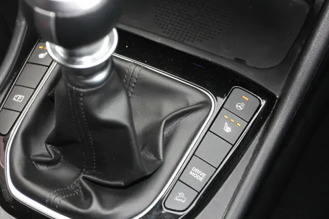 ET21ZZG Hyundai Tucson 1.6 TGDi Premium 5dr 2WD Thumbnail #30