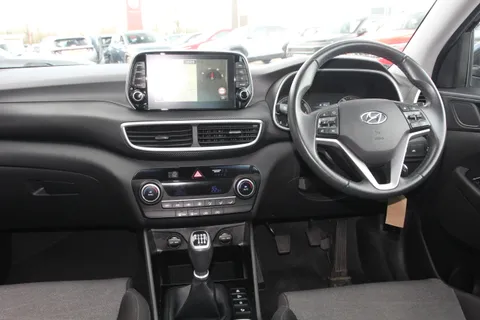 EX70YRG Hyundai Tucson 1.6 CRDi 48V MHD SE Nav 5dr 2WD Thumbnail #12