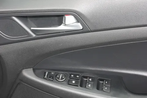 EX70YRG Hyundai Tucson 1.6 CRDi 48V MHD SE Nav 5dr 2WD Thumbnail #15