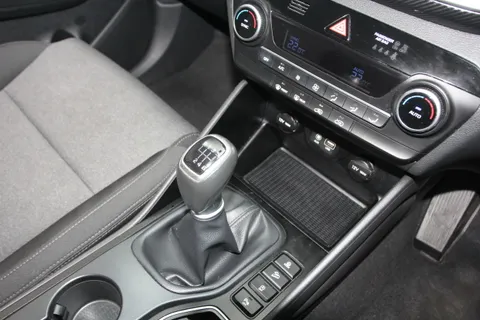 EX70YRG Hyundai Tucson 1.6 CRDi 48V MHD SE Nav 5dr 2WD Thumbnail #23