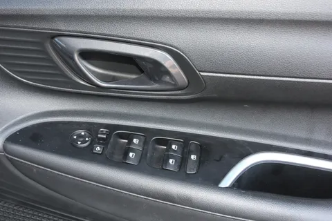 EA25AXW Hyundai i20 1.0T GDi Premium 5dr Thumbnail #15