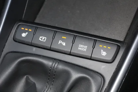 EA25AXW Hyundai i20 1.0T GDi Premium 5dr Thumbnail #24