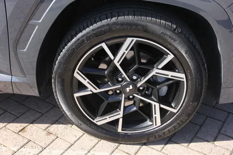 EA74DKV Hyundai Tucson 1.6T Plug-in Hybrid N Line S 5dr 4WD Auto Thumbnail #7