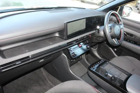 EA74DKV Hyundai Tucson 1.6T Plug-in Hybrid N Line S 5dr 4WD Auto Thumbnail #10