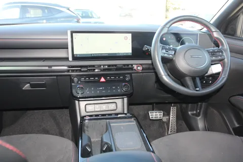 EA74DKV Hyundai Tucson 1.6T Plug-in Hybrid N Line S 5dr 4WD Auto Thumbnail #15