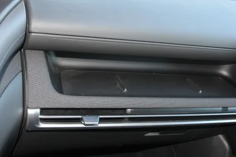 EF24VDD Hyundai Tucson 1.6T Plug-in Hybrid Premium 5dr 4WD Auto Thumbnail #10